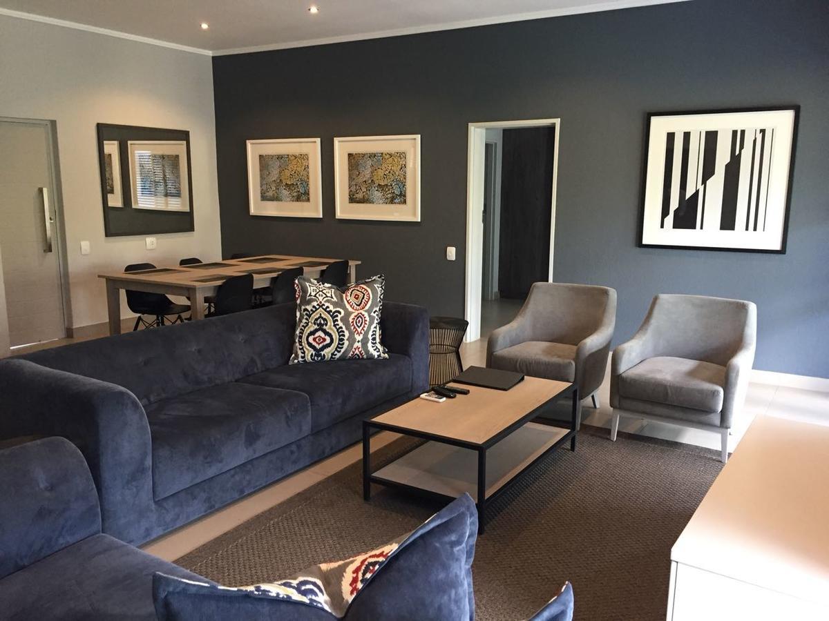Odyssey Luxury Apartments - Back Up Generator ヨハネスブルグ エクステリア 写真